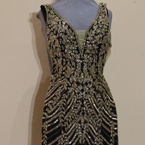 SCALA plunging neck 2 tone beaded HC dress in black/gold size 8